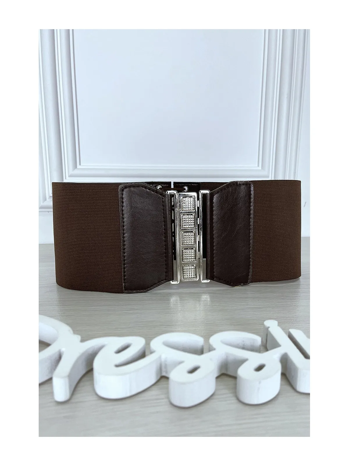 Ceinture de taille marron avec lacet au dos