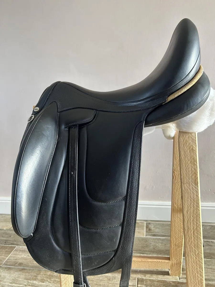 Selle de dressage Devoucoux Harmonie S (2023) 18" 2023