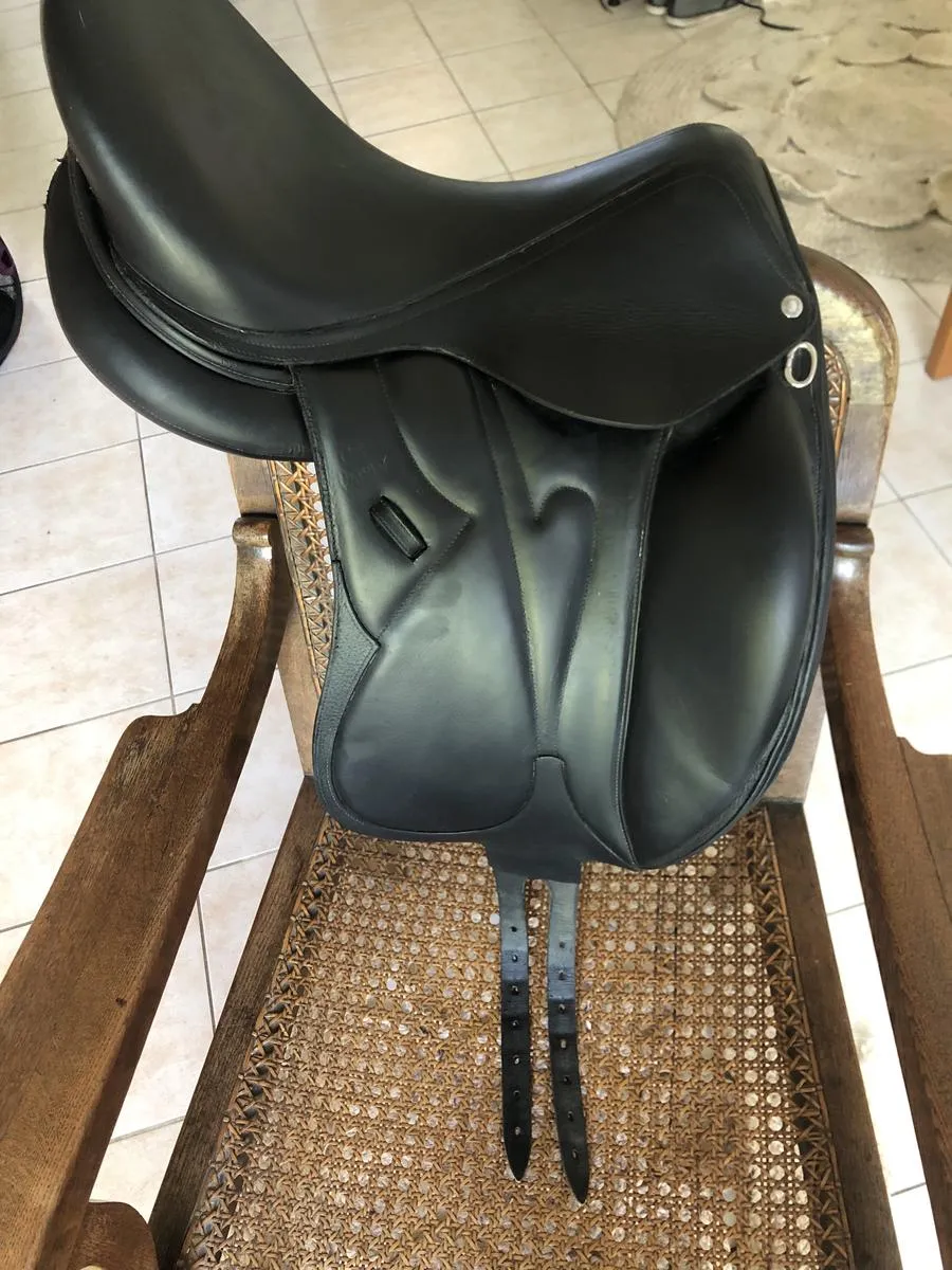 Selle de dressage